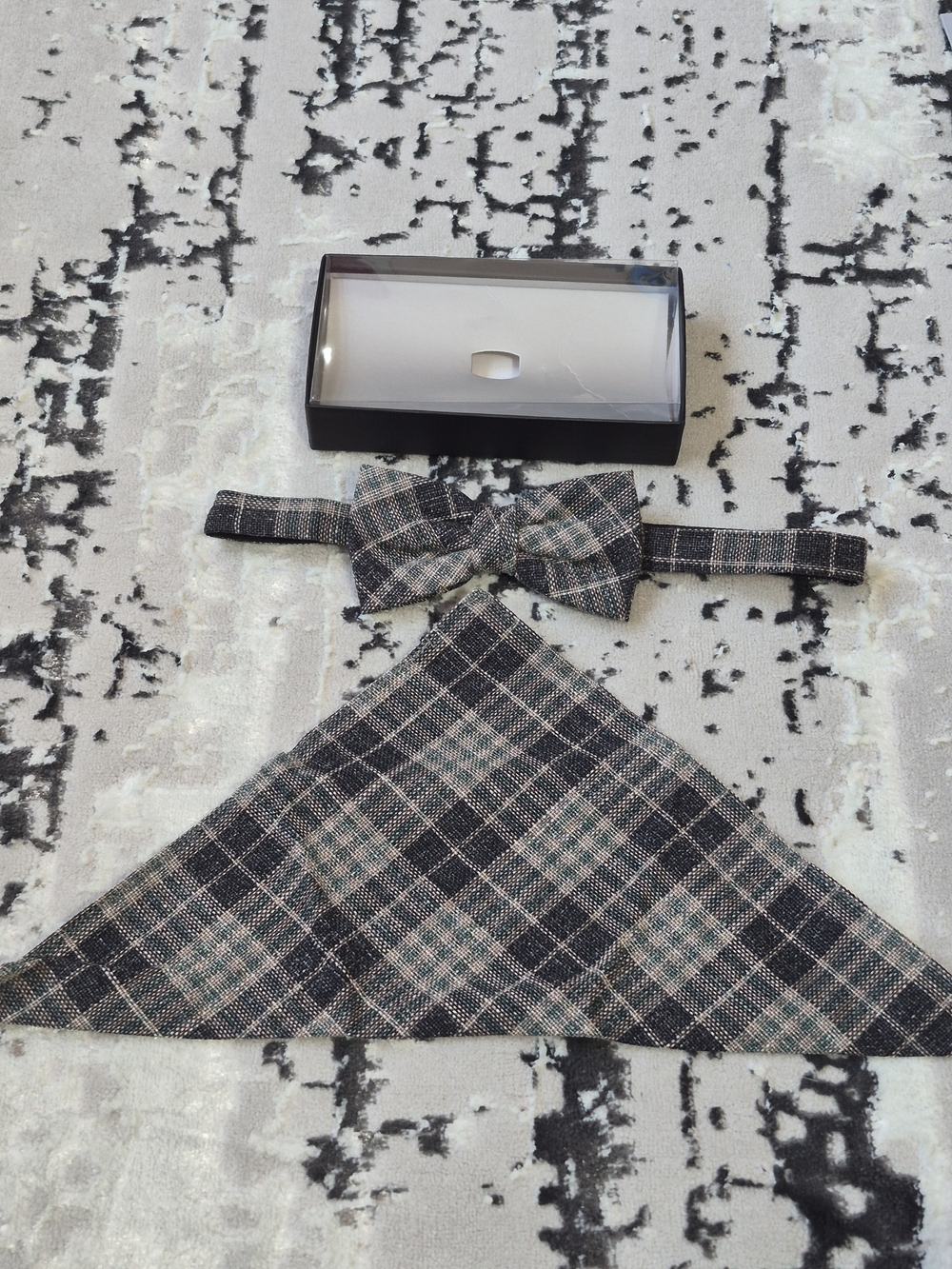 Adjustable plaid neck bow tie, folded pocket square new,